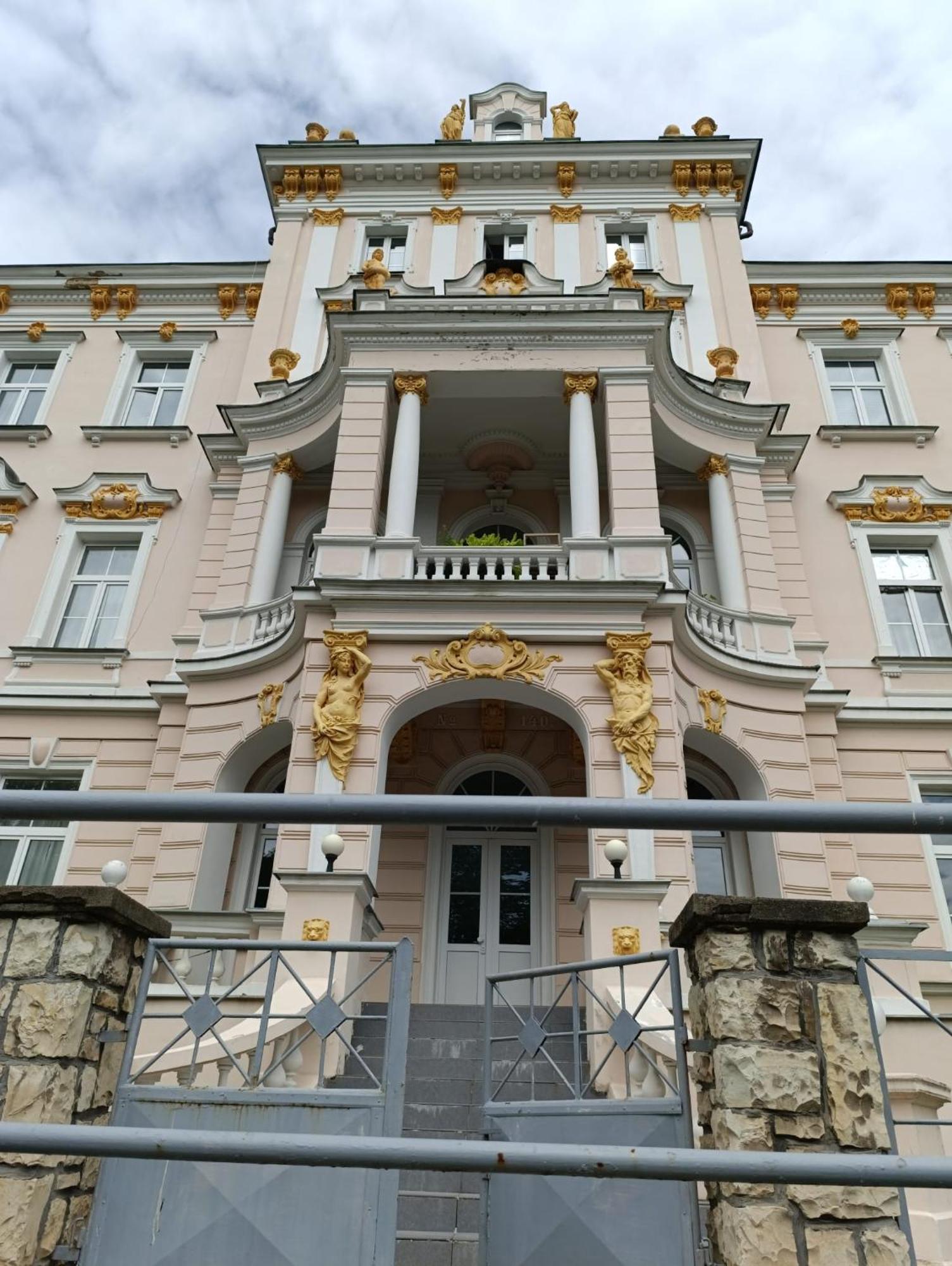 Mva House Teplice, Sanovsky Parkアパートホテル エクステリア 写真
